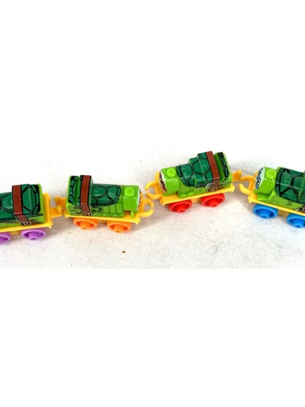 Micro Mini Trains Ninja Turtles Assorted 2012 Plastic Lot of 16